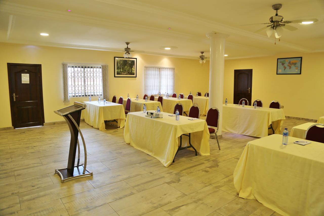 Eden Vale Hotel Ajiringano Buitenkant foto