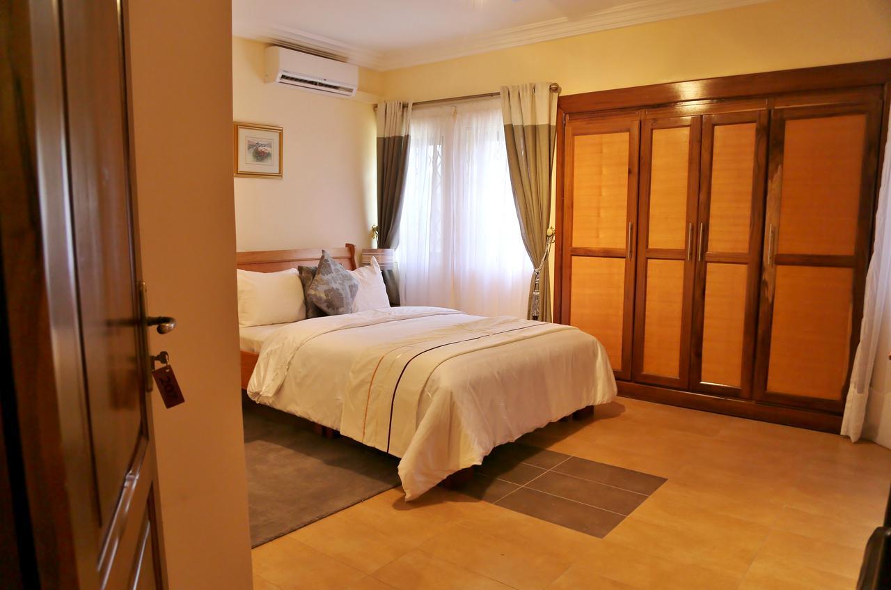 Eden Vale Hotel Ajiringano Buitenkant foto
