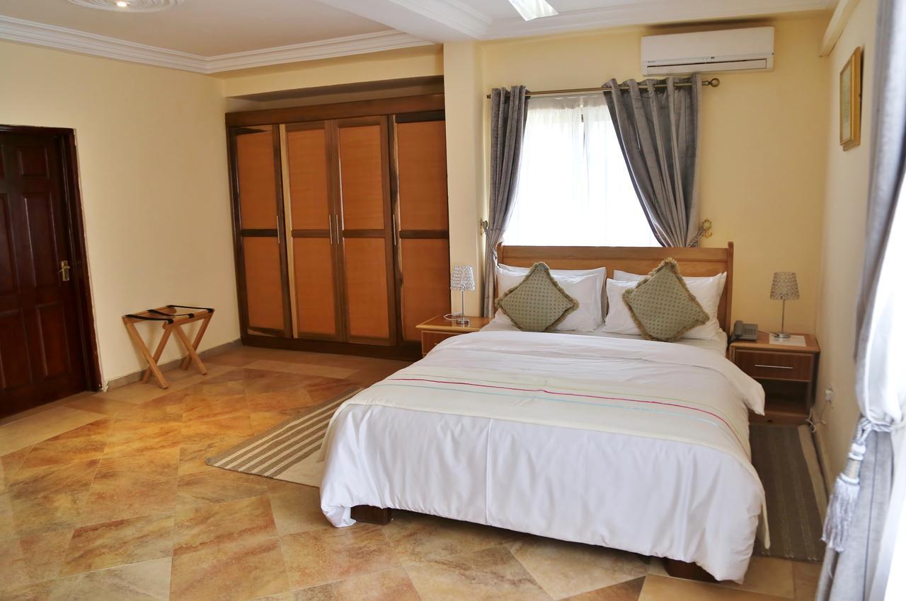 Eden Vale Hotel Ajiringano Buitenkant foto