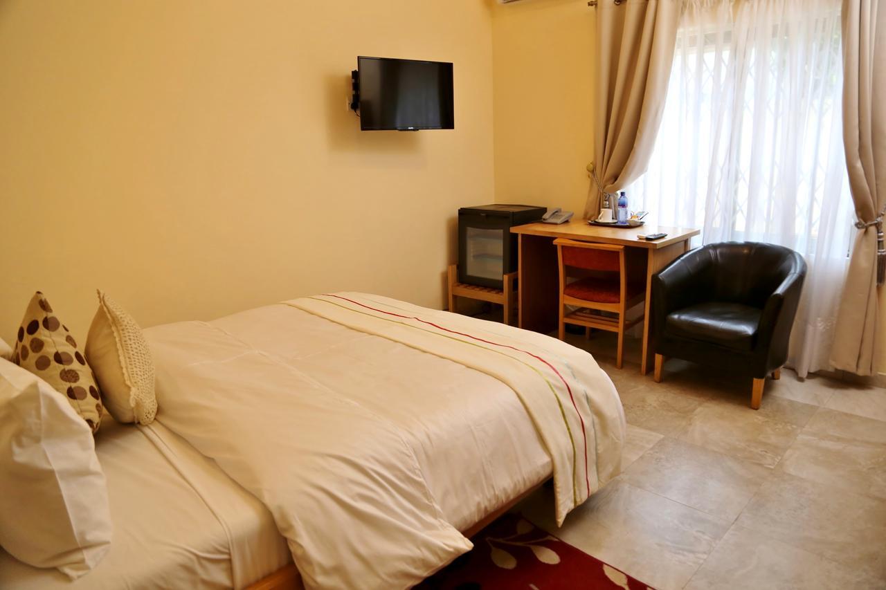 Eden Vale Hotel Ajiringano Buitenkant foto