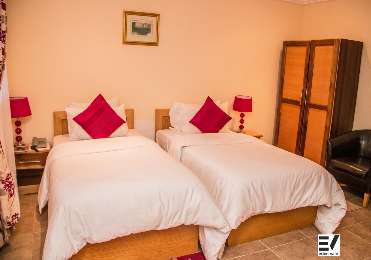 Eden Vale Hotel Ajiringano Buitenkant foto