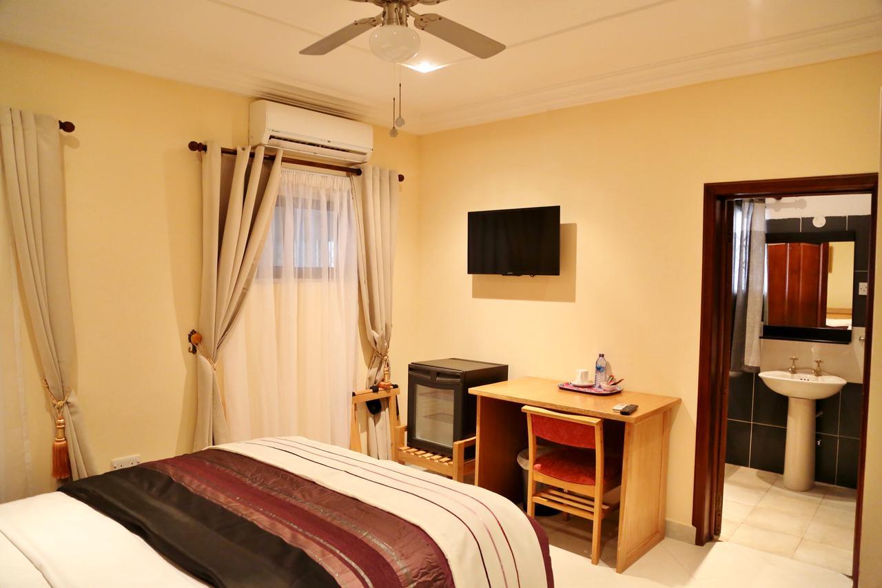 Eden Vale Hotel Ajiringano Buitenkant foto