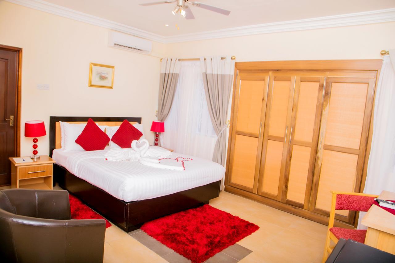 Eden Vale Hotel Ajiringano Buitenkant foto