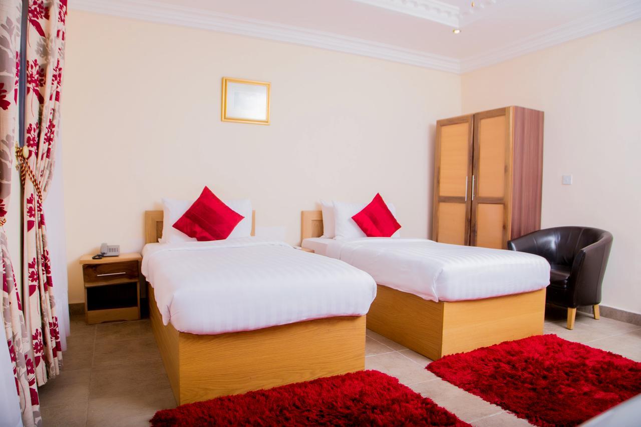 Eden Vale Hotel Ajiringano Buitenkant foto