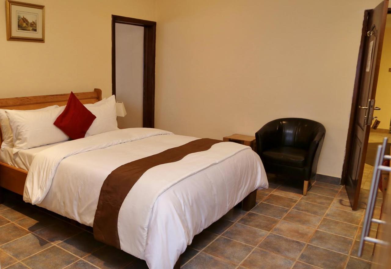 Eden Vale Hotel Ajiringano Buitenkant foto