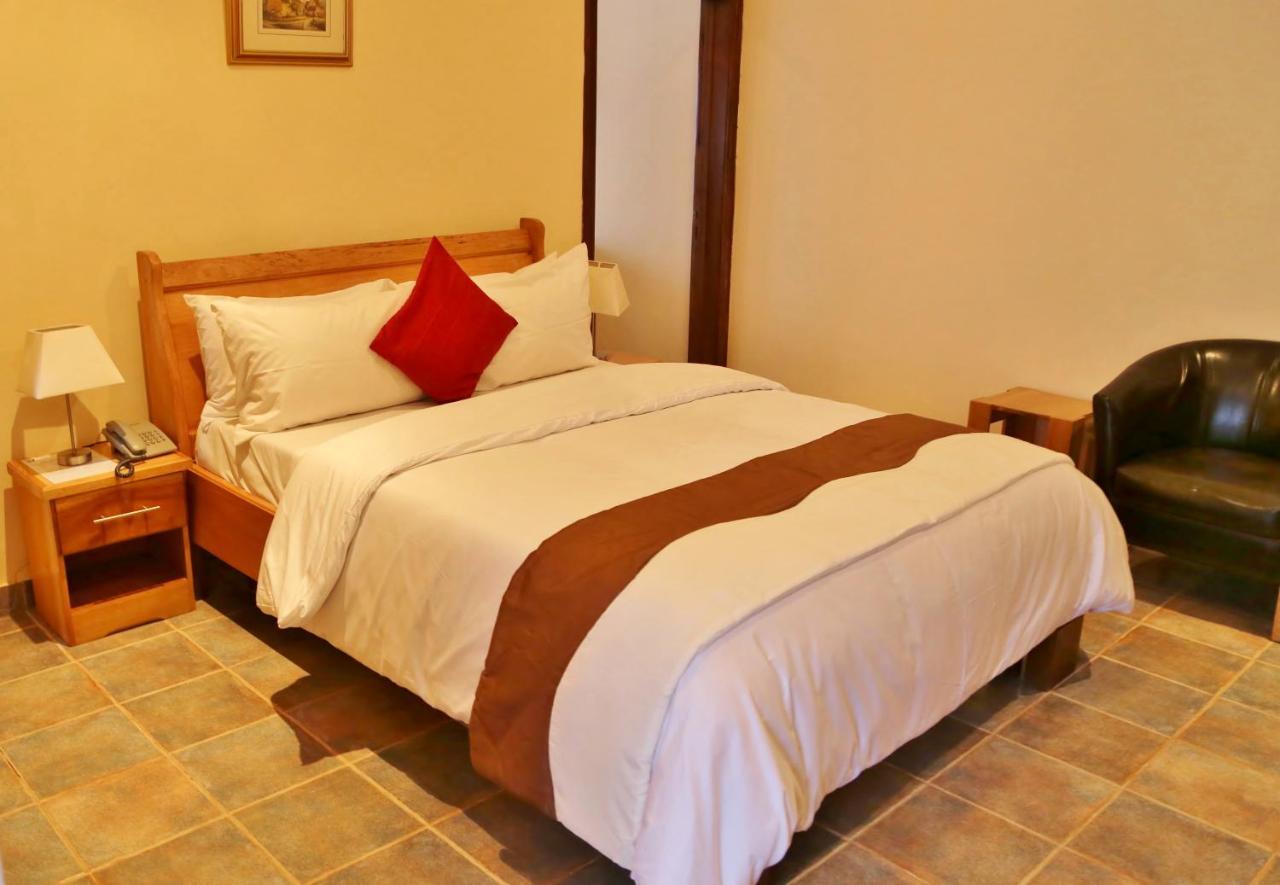Eden Vale Hotel Ajiringano Buitenkant foto